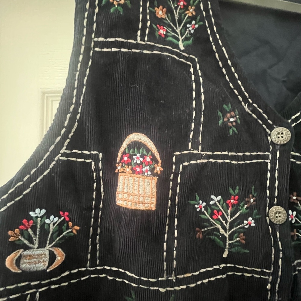 Vintage Van Heusen Corduroy Embroidered Medium Cottagecore Vest Garden Floral - Picture 3 of 15